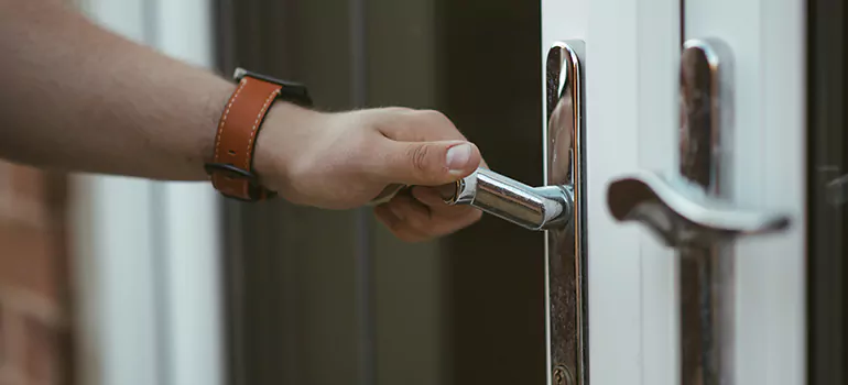 Lock Stile Activating Bracket in New Horizons, BC